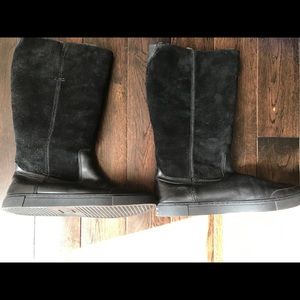 Like new Frye shearling boots